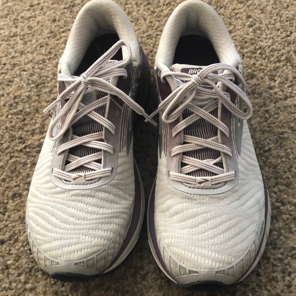 brooks adrenaline gt18